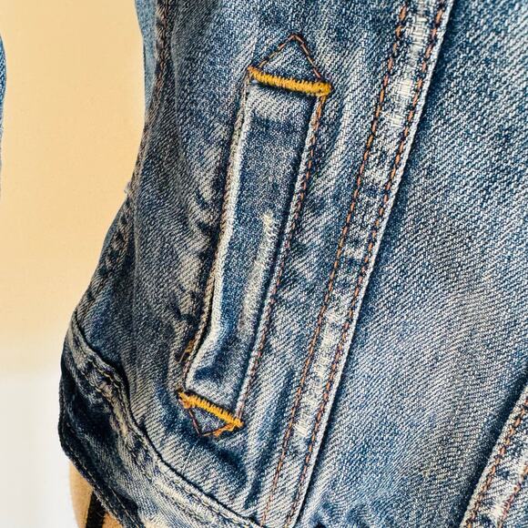 Abercrombie & Fitch Womens Distressed Cotton Denim Trucker Jean Jacket Sz Small - Picture 3 of 10